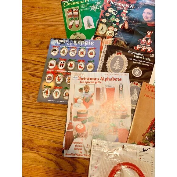 VTG Lot of 19 Count Cross Stitch Pattern Book Kit Christmas Santa Tree Craft 90s - Picture 9 of 13